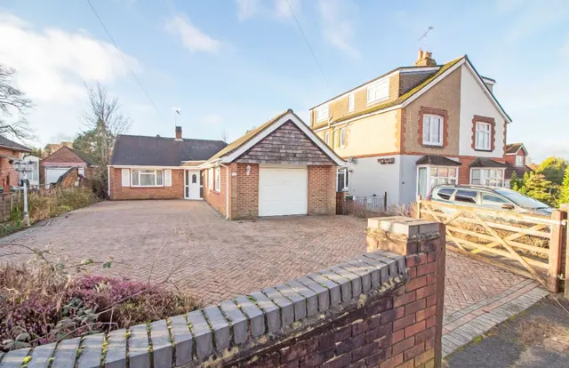 Hart Plain Avenue, Waterlooville, PO8 8RP, photo 1