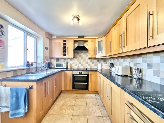 Rustington Avenue, Stoke-On-Trent, ST3, photo 2