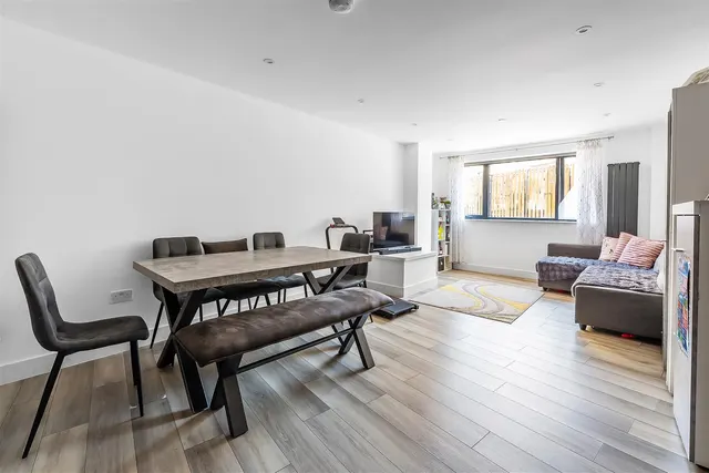 Bridge Street, Leatherhead, KT22, photo 3