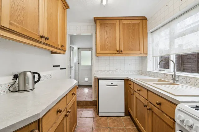 Amersham Road, High Wycombe, HP13, photo 3
