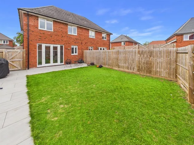 Nicholls Way, Gloucester, photo 3