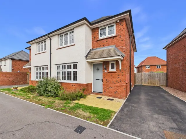 Nicholls Way, Gloucester, photo 1