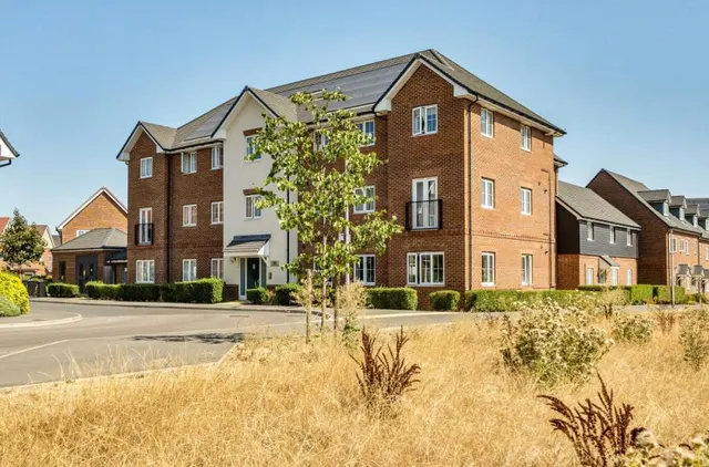 Barley Road, Finchwood Park, RG40, photo 1