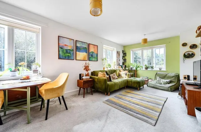 Barley Road, Finchwood Park, RG40, photo 2