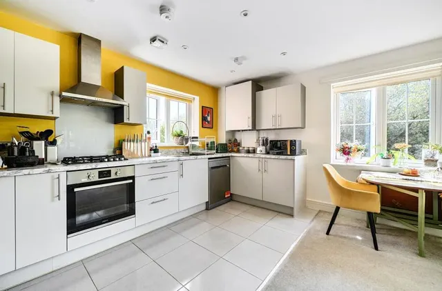Barley Road, Finchwood Park, RG40, photo 3