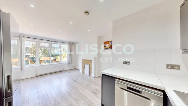 South Gardens, Wembley, HA9, photo 1