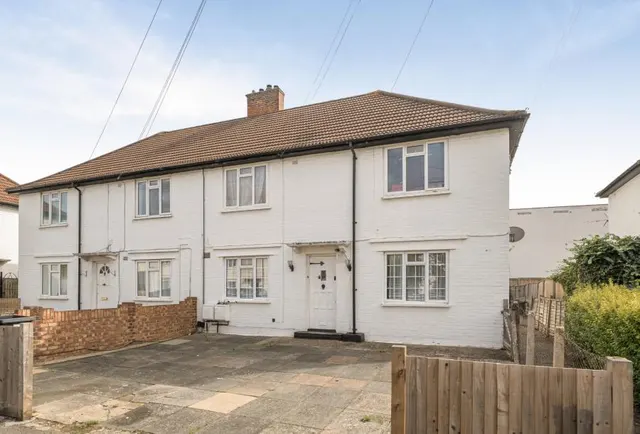 Woodstock Way, Mitcham, CR4, photo 1