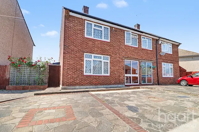Kettering Road, Harold Hill, RM3, photo 1