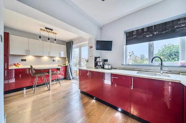 Fuller Avenue, Corsham, SN13, photo 3