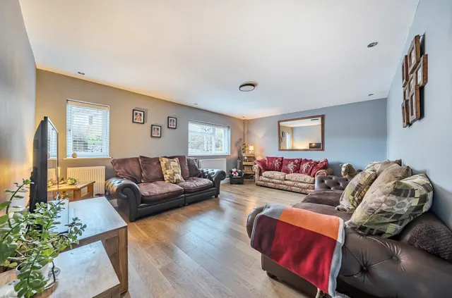 Fuller Avenue, Corsham, SN13, photo 2