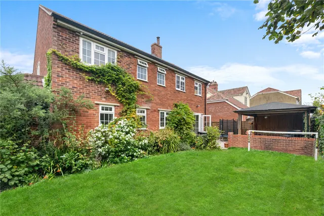Holt, Trowbridge, photo 2