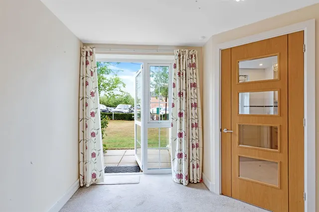 High Street, Ongar, CM5, photo 2