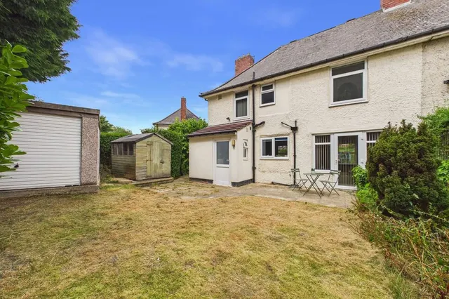 Cross Green Lane, Halton, West Yorkshire, LS15, photo 1