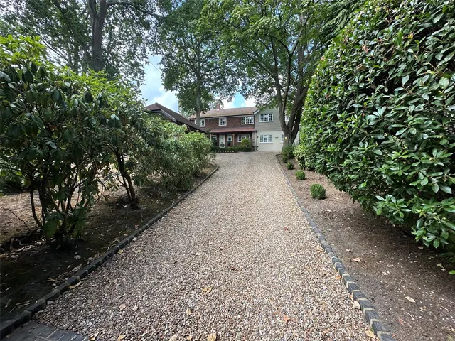 Cricket Hill Lane, Yateley, Hampshire, GU46 6BA, photo 1