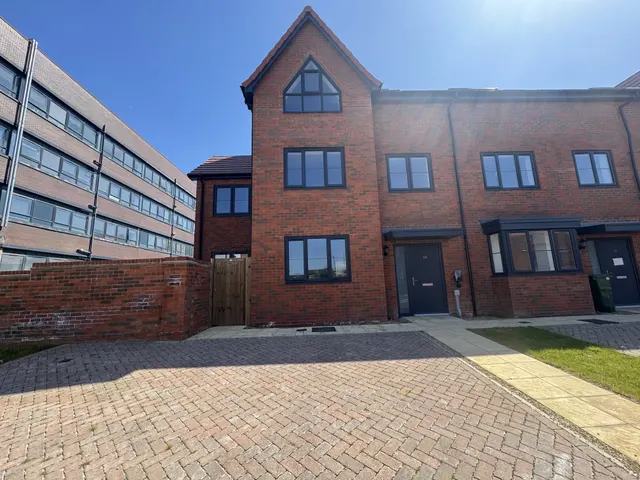 Osbourne Gardens, Aylesbury, HP21, photo 1