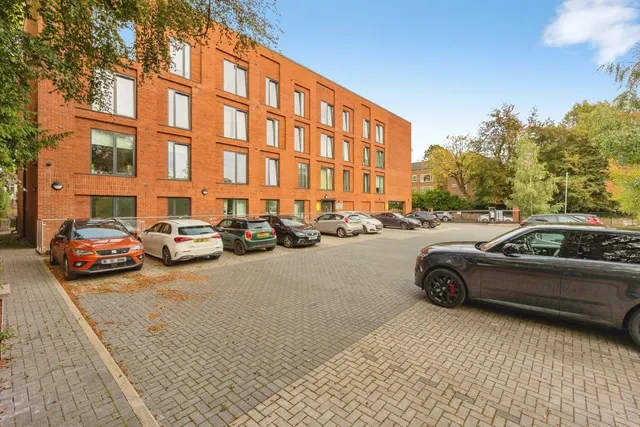 Buxton Road, Stockport, SK2, photo 1