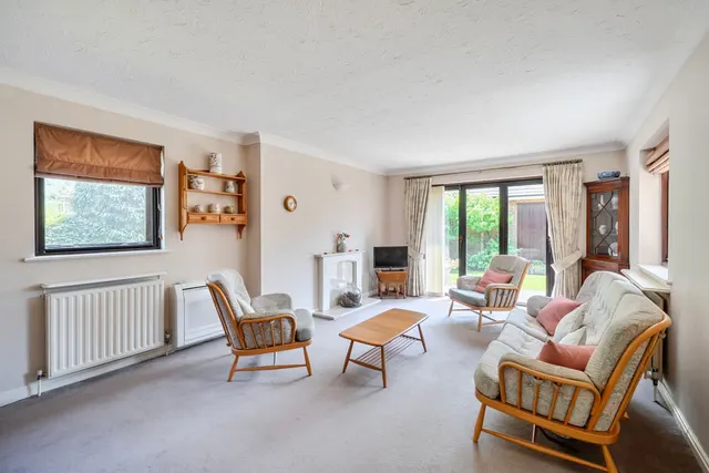Marlborough Place, Lymington, SO41, photo 2