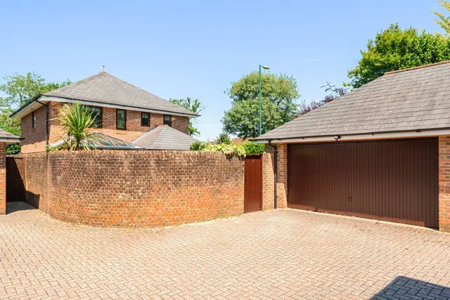 Marlborough Place, Lymington, SO41, photo 1