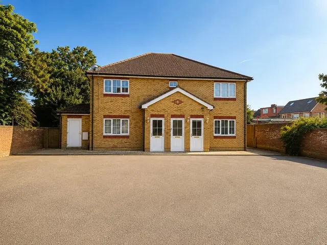 Bower Way, Cippenham, photo 1