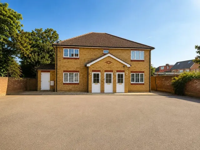 Bower Way, Cippenham, photo 1