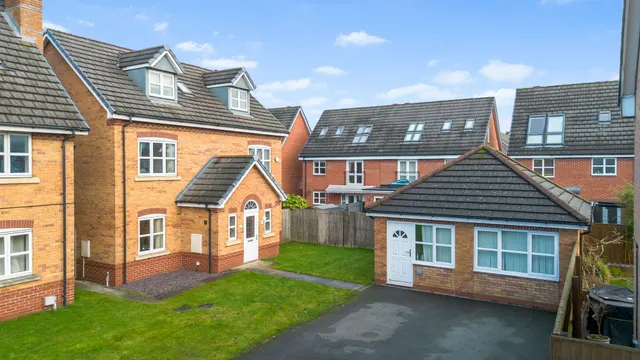 Montgomery Close, Great Sankey, Warrington, Warrington, WA5 8DL, photo 1