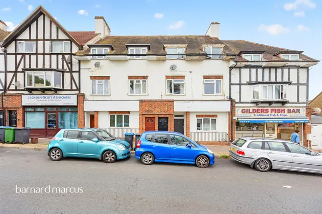 Gilders Road, Chessington, KT9, photo 1