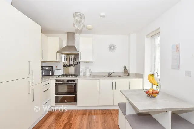 Wills Crescent, West Malling, ME19, photo 3