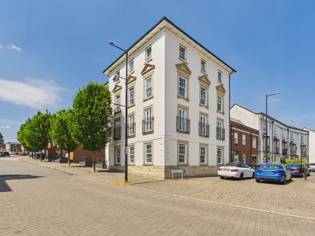 Hallam Fields Road, Birstall, LE4, photo 1