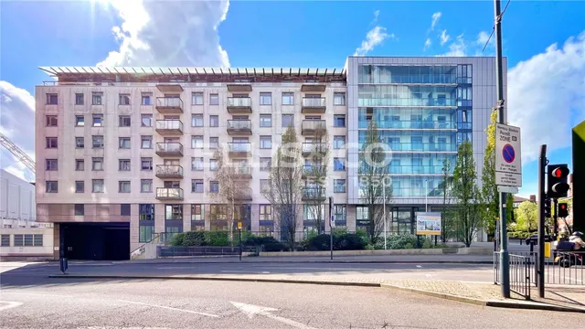 Empire Way, Wembley, HA9, photo 2