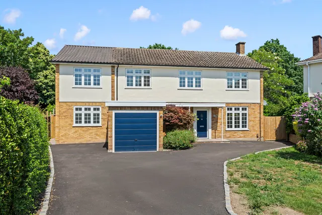 Dorling Drive, Epsom KT17 3BH, photo 1
