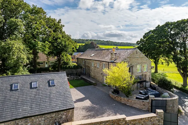Tithe Barn, Over Kellet, LA6, photo 2
