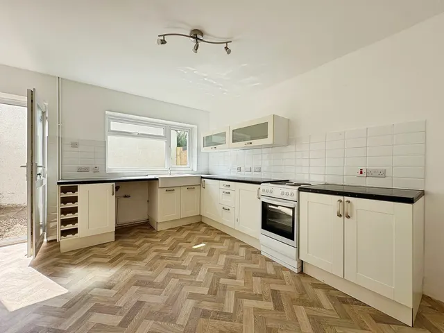 Photo 3 — Henbury Road, Hanham, Bristol, South Gloucestershire