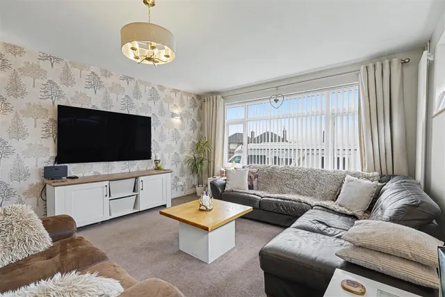 Selby Close, Toton, NG9, photo 2