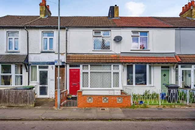 Mostyn Road, Luton, Bedfordshire, LU3, photo 1