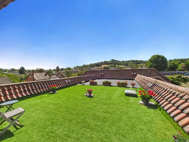 Chapel Hay Lane, Churchdown, GL3, photo 2