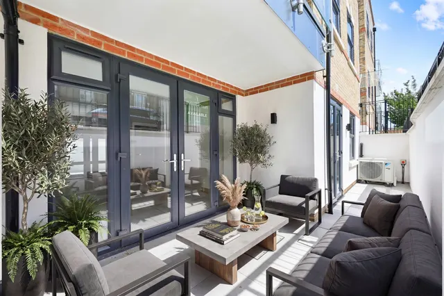 Berrymede Road, London, W4, photo 3