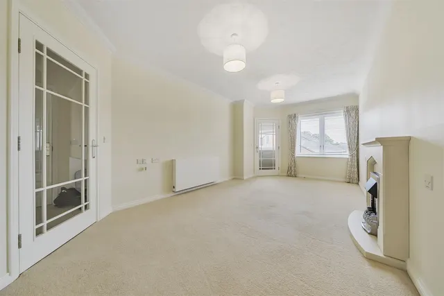 West Street, Newbury, RG14, photo 3