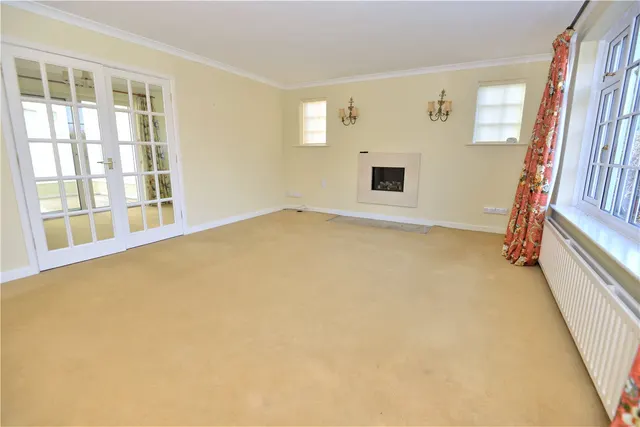 Photo 3 — Woodgreen, Fordingbridge, Hampshire, SP6 2AR