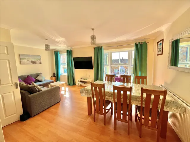 Warren Street, Tenby, SA70, photo 3