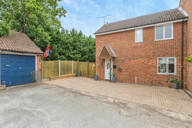 Roding Way, Wickford, SS12, photo 1