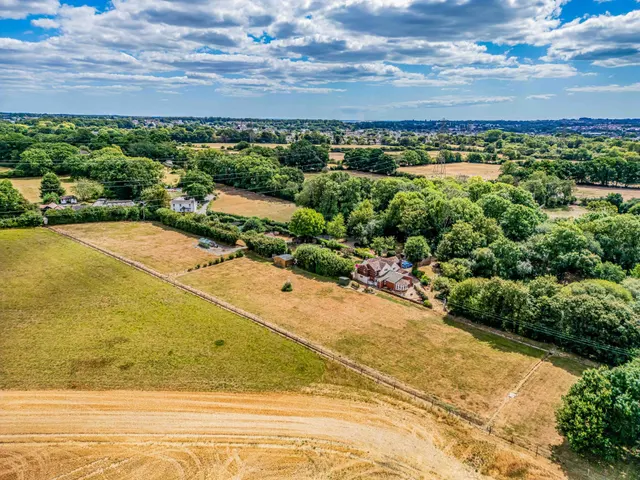 Denmead, Hampshire, photo 2
