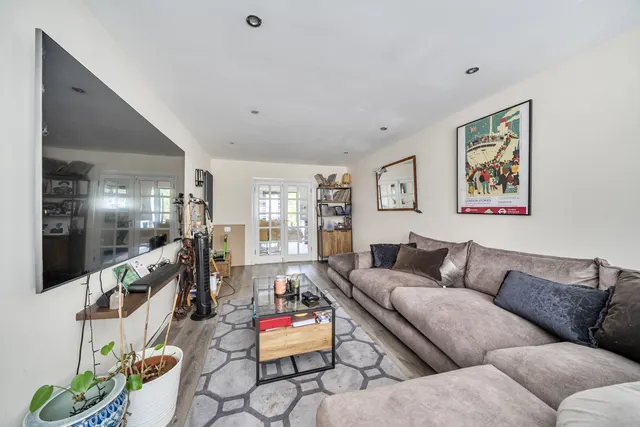 Holyrood Avenue, Harrow, HA2, photo 2