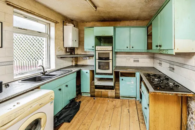 Royds Avenue, Huddersfield, HD3, photo 2