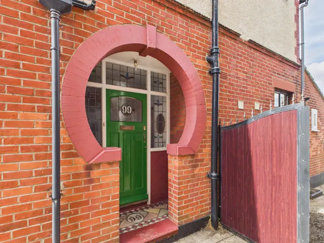 Chatsworth Avenue, Cosham, PO6, photo 3