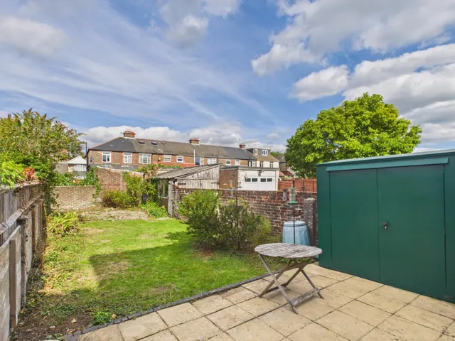 Chatsworth Avenue, Cosham, PO6, photo 2