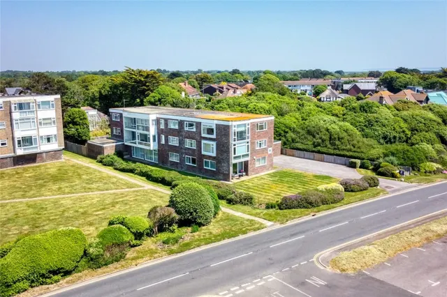 Milford on Sea, Lymington, photo 2