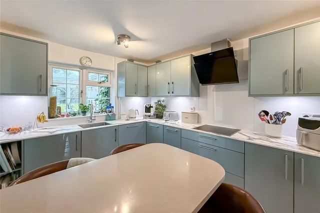 Photo 3 — Hopground Close, St. Albans, Hertfordshire, AL1 5TA