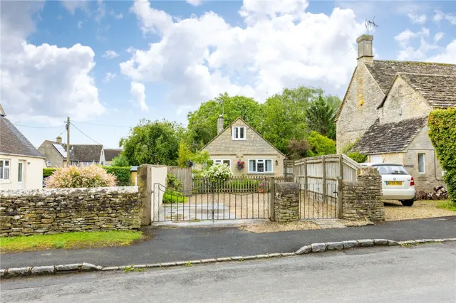 The Green, Quenington, GL7, photo 2