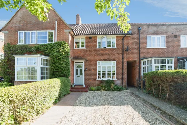 Lemsford Lane, Welwyn Garden City, photo 1