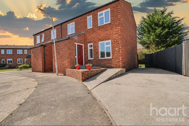Alder Close, Sheerness, ME12, photo 1